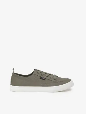 Canvas sneaker