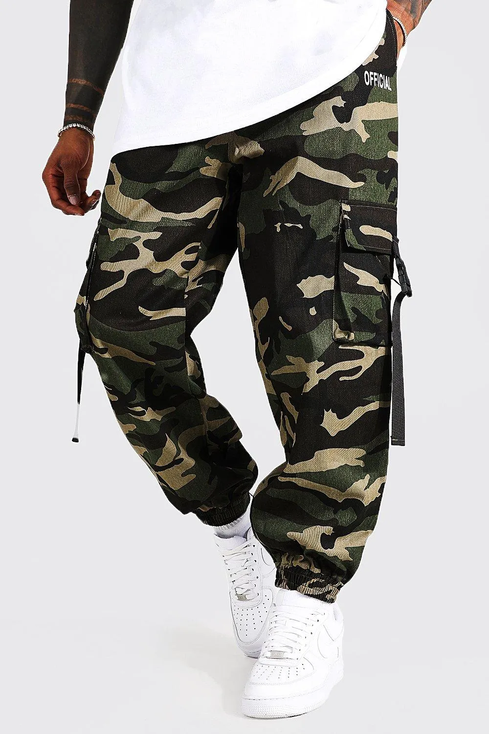 Elastic Waist Relaxed Camo Cargo Jogger | boohooMAN UK