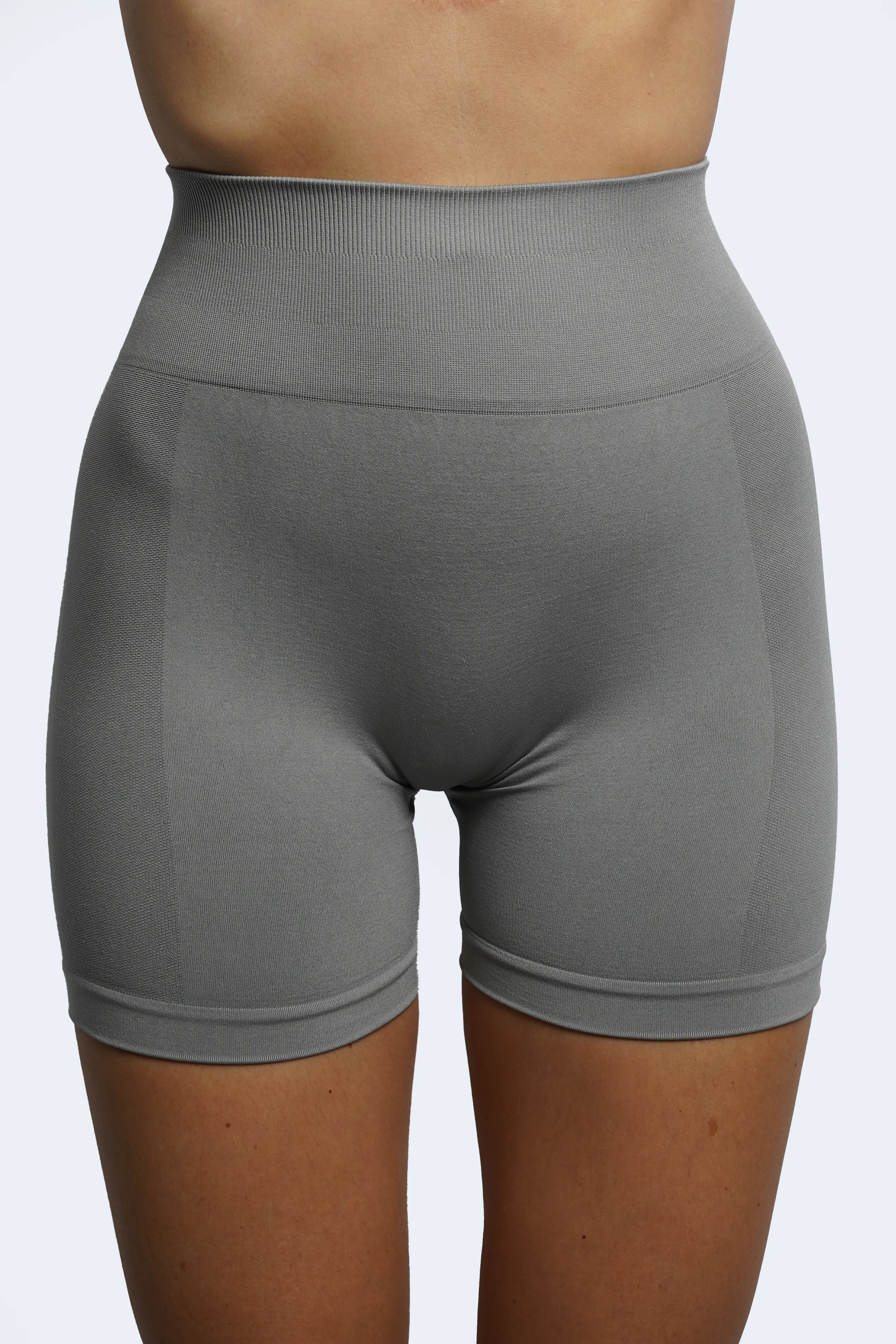 ULTRA SEAMLESS SCRUNCH SHORTS - GREY