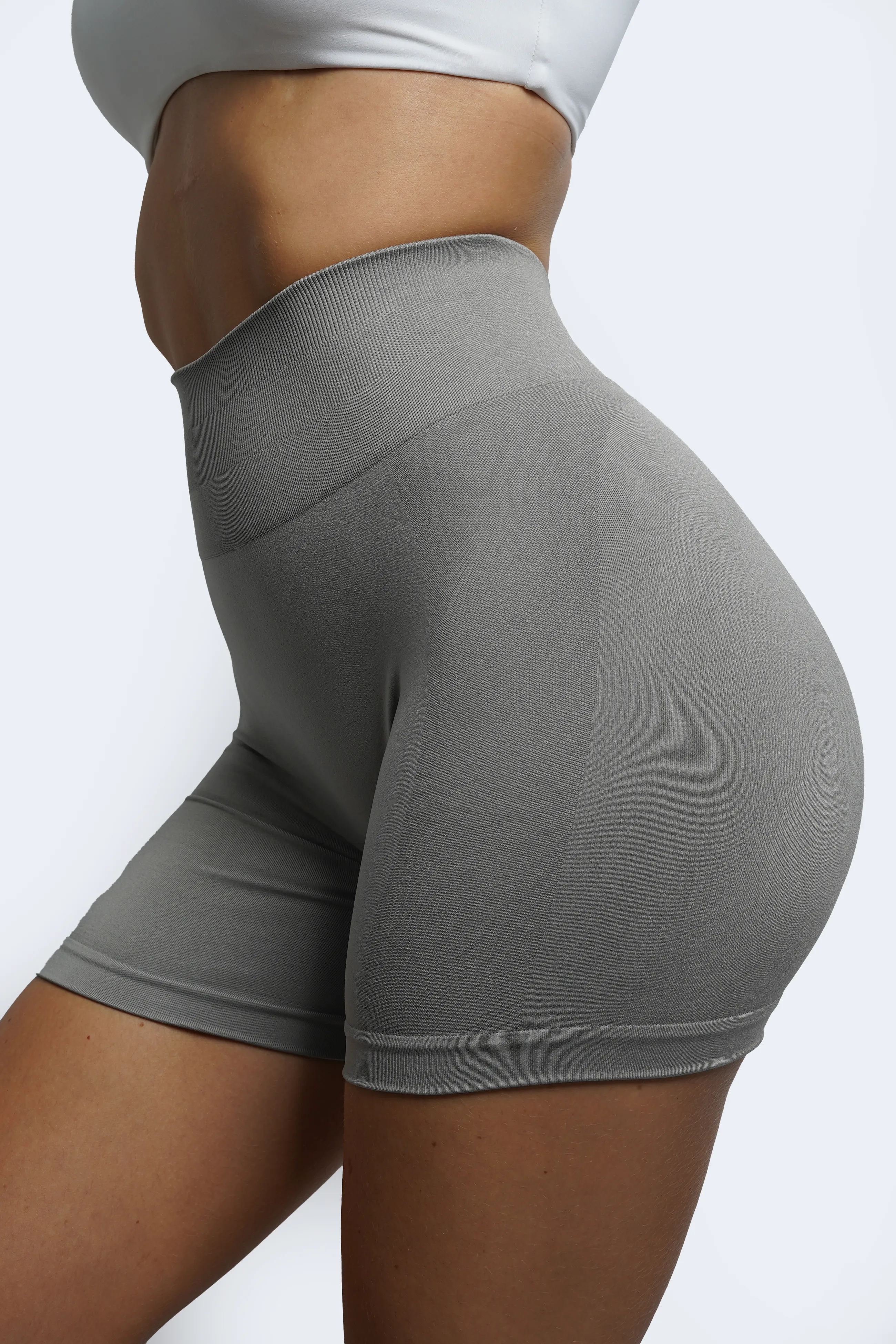 ULTRA SEAMLESS SCRUNCH SHORTS - GREY